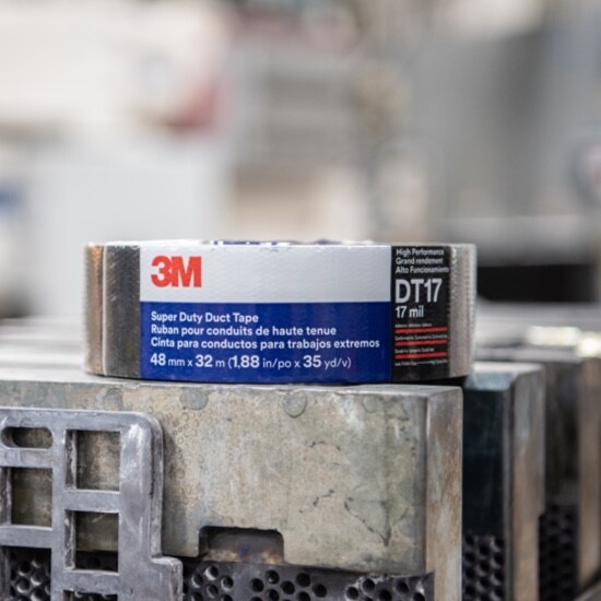 A roll of 3M™ Super Duty Duct Tape DT17.